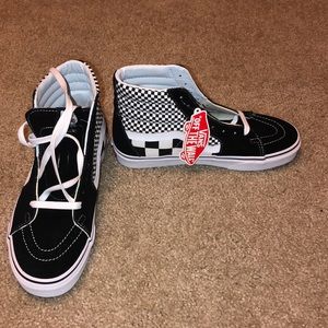 Vans “off the wall” sneakers